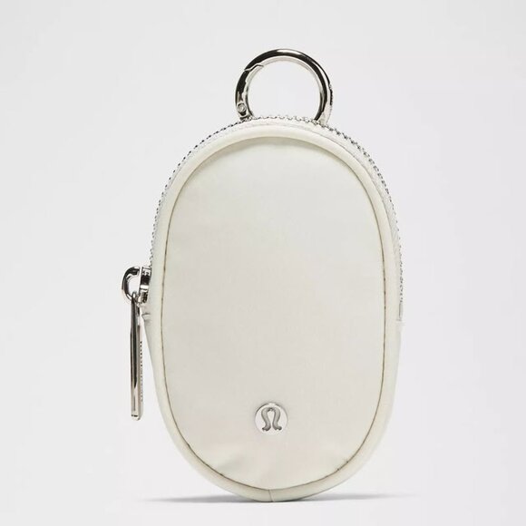 Lululemon Crossbody Bag with Nano Pouch 2L in Bone, BNWT - Picture 6 of 8